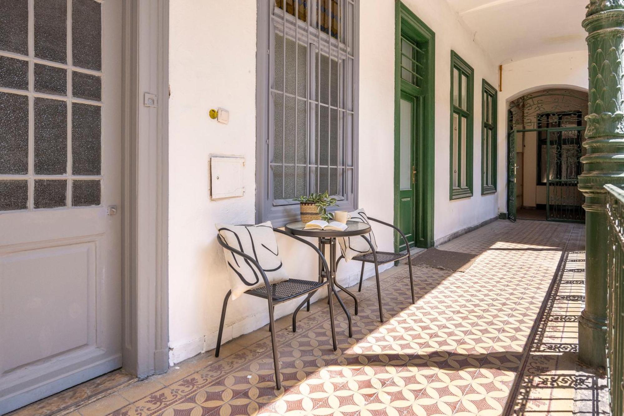 Charming & Cozy Stylish Apartment In The Heart Of บูดาเปสต์ ภายนอก รูปภาพ
